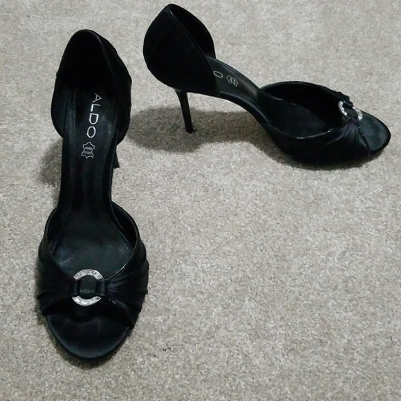 Shoes - Picture 2 of 4